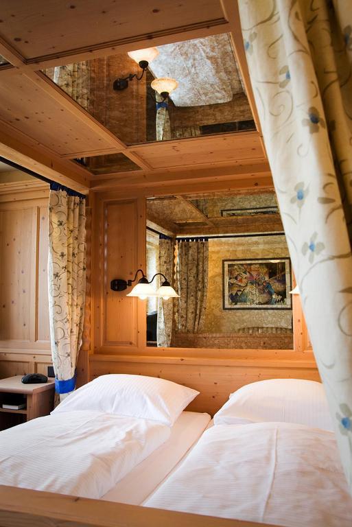 Hotel Goldener Helm Lichtenstein  Buitenkant foto